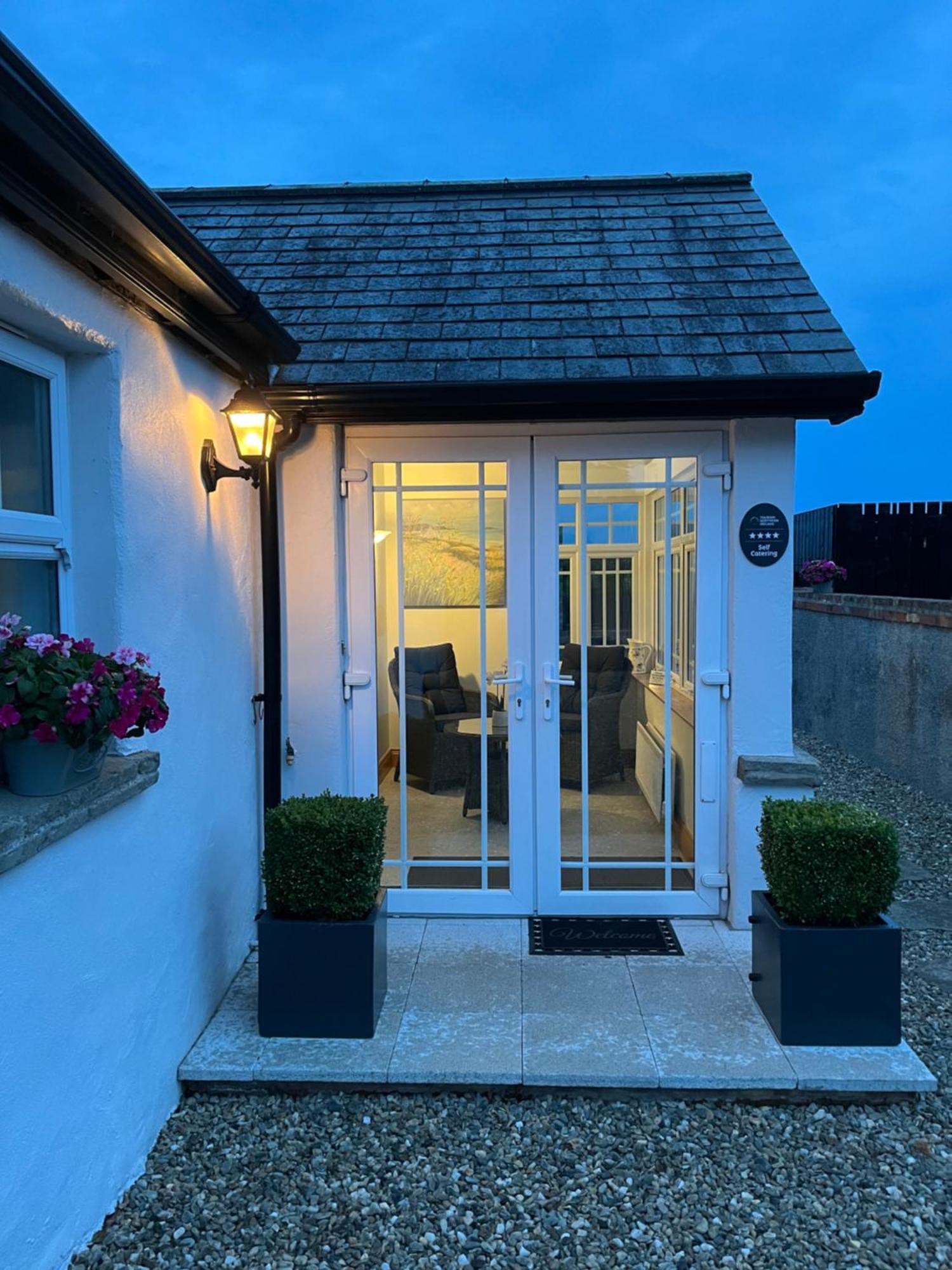 The Cottage At Ashbrook - Charming Country Cottage Near Belfast Exterior foto